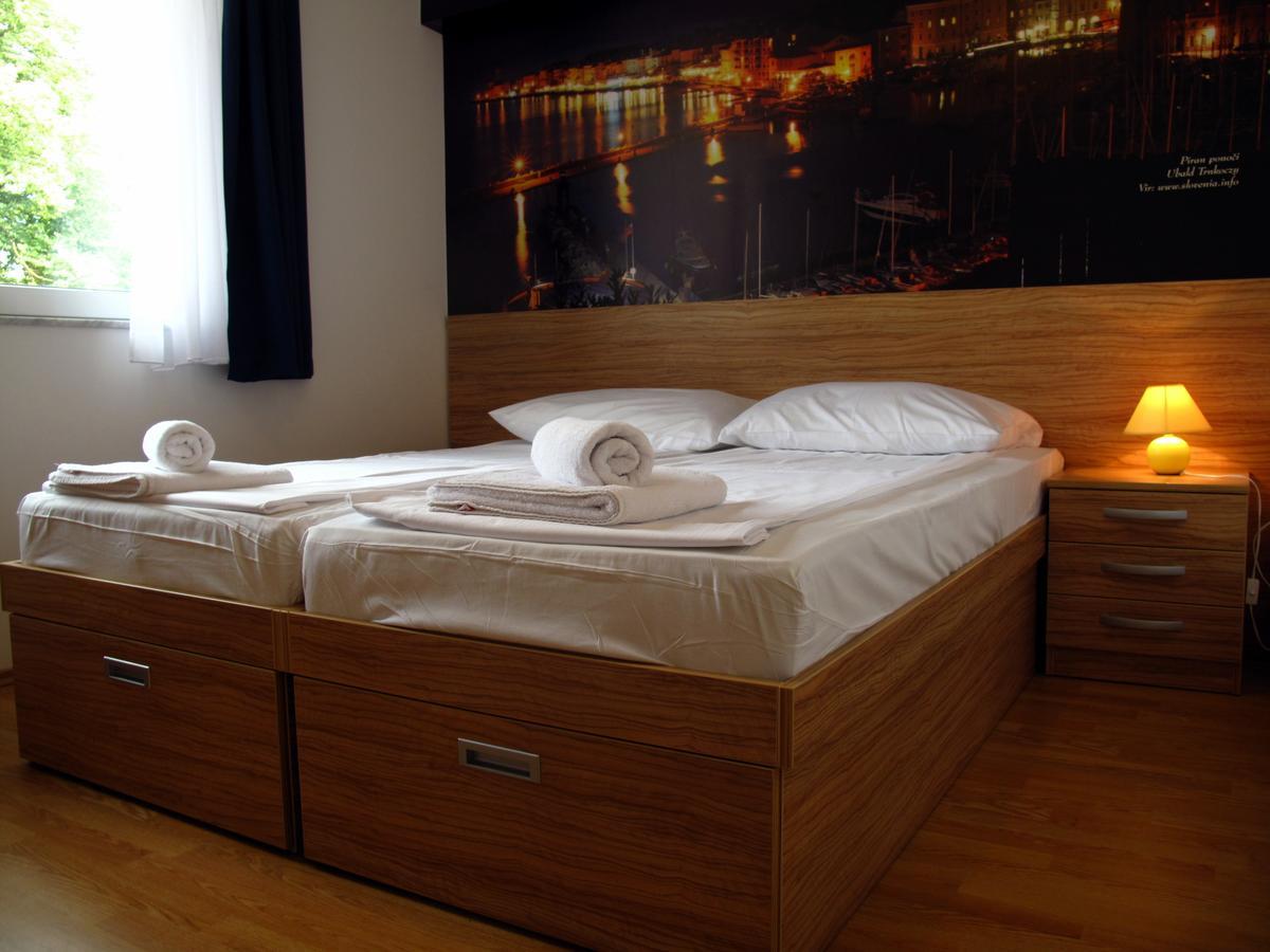 B&B By The Way Ljubljana Kültér fotó