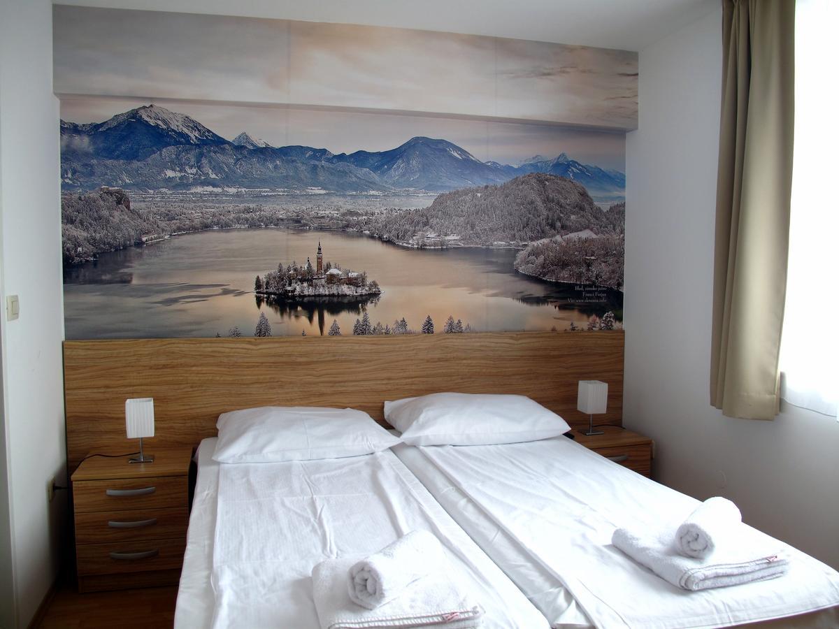 B&B By The Way Ljubljana Kültér fotó